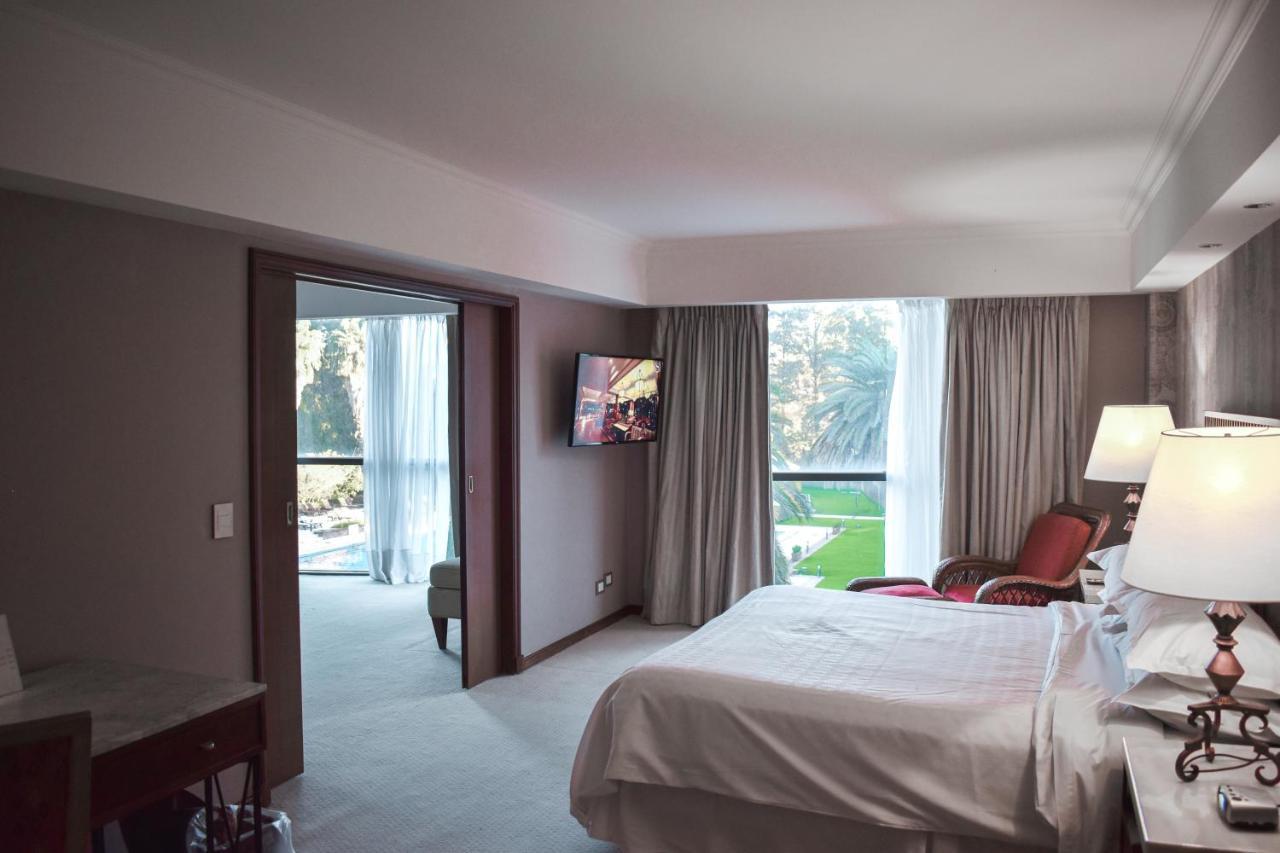 Sheraton Pilar Hotel & Convention Center Kültér fotó